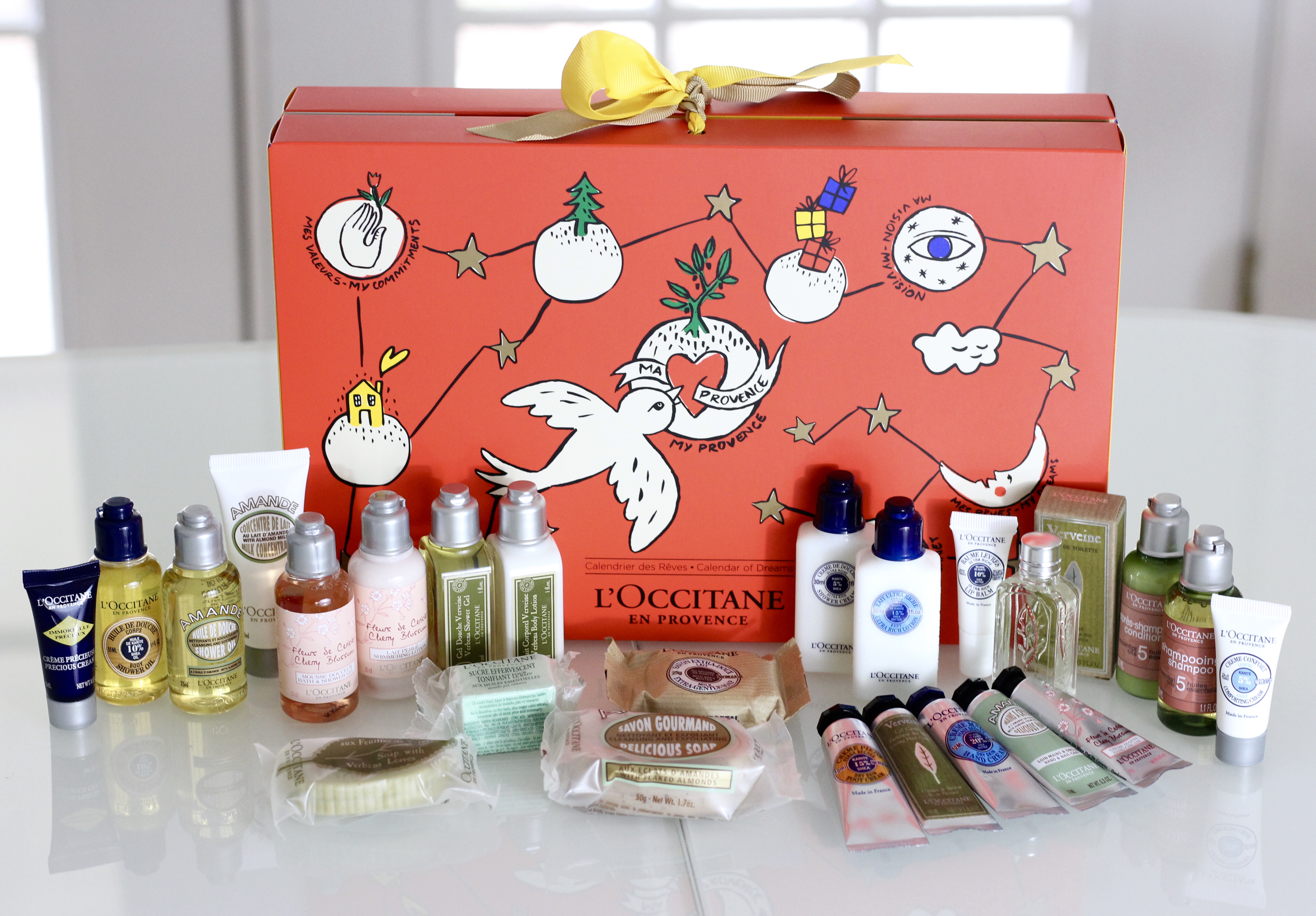 L'Occitane Signature 2018 Advent Calendar unboxed The Homespun Chics